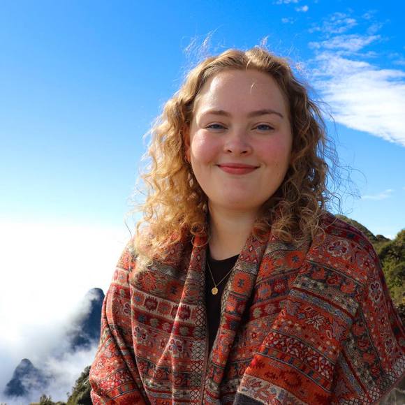 Meet your Posher, Gabrielle - Picture 1 of 1